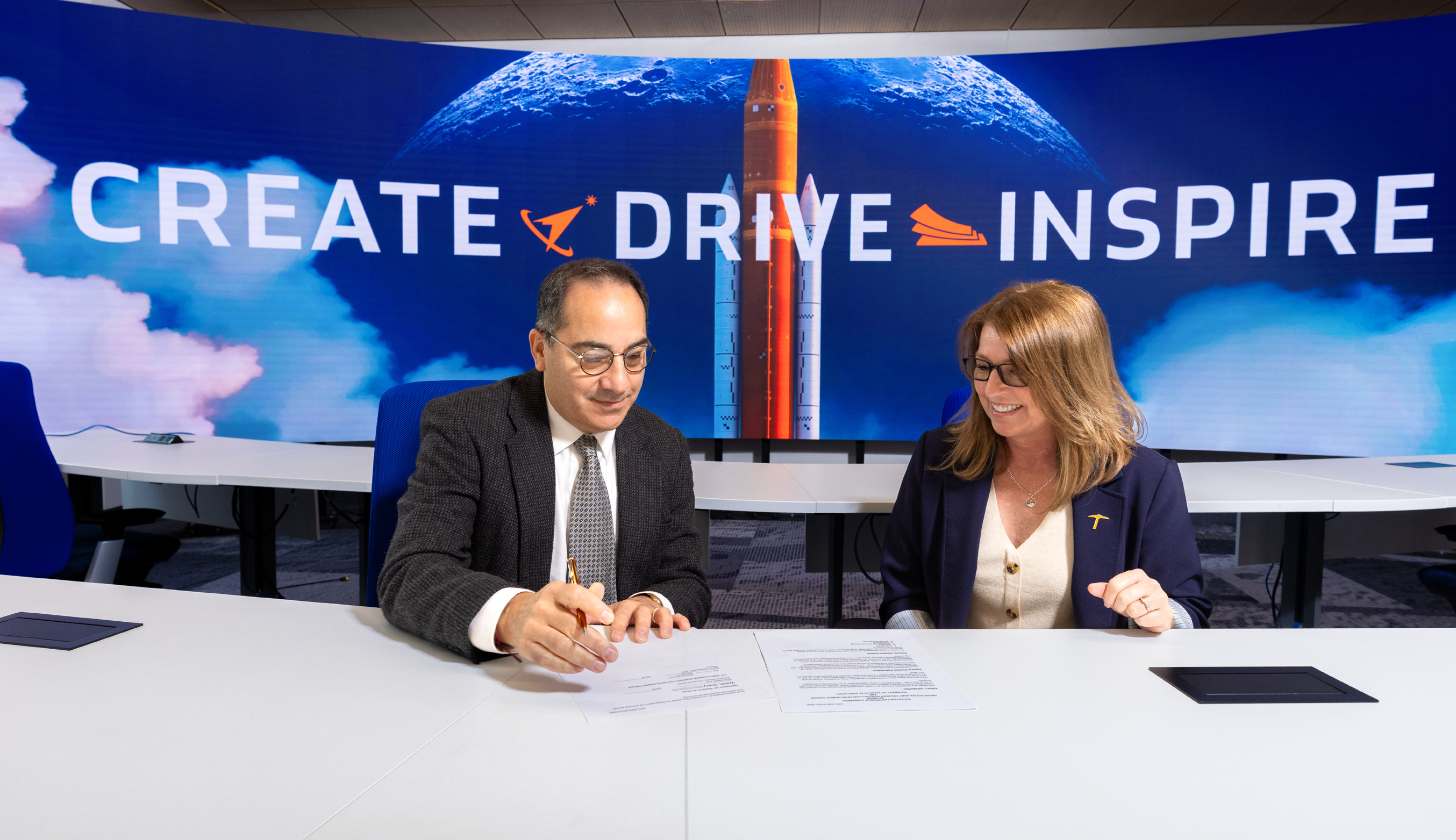 Army, UTEP Aerospace Center Sign Educational Partnership Agreement