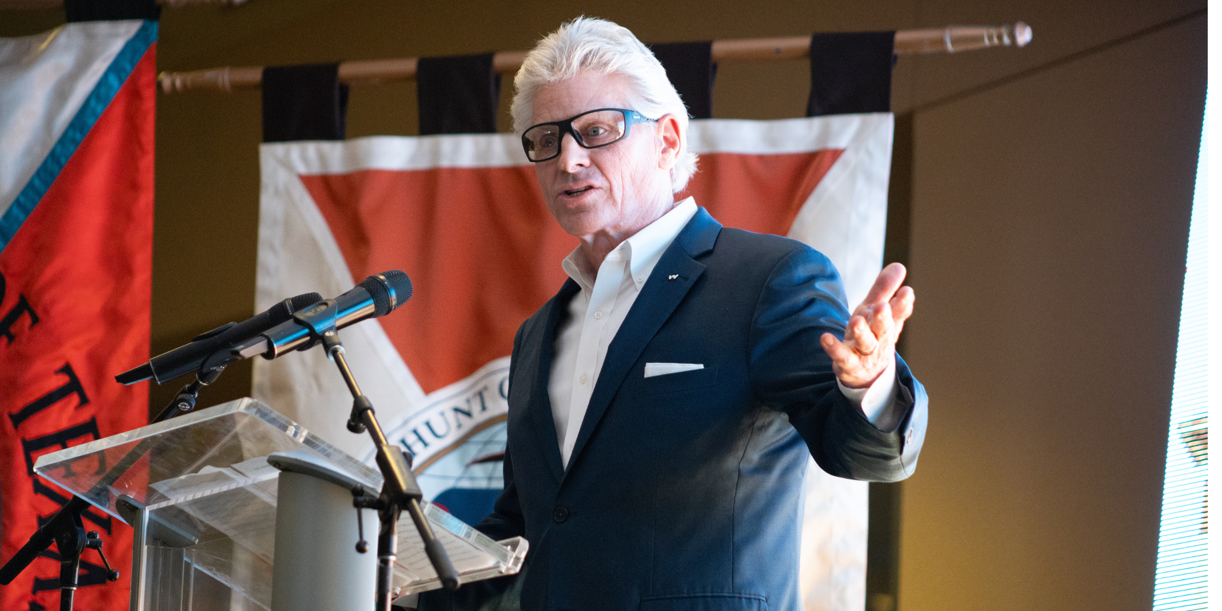Rick Francis speaking at a Hunt Business event.