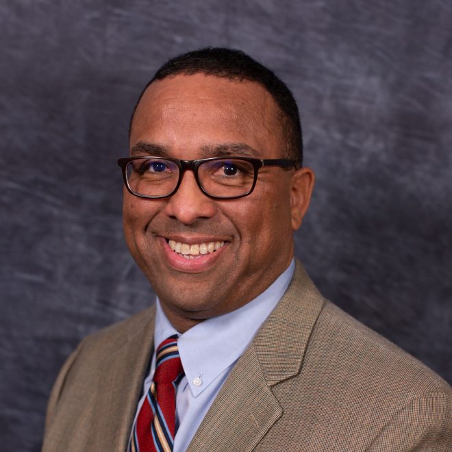 Dr. Luis Ponjuán