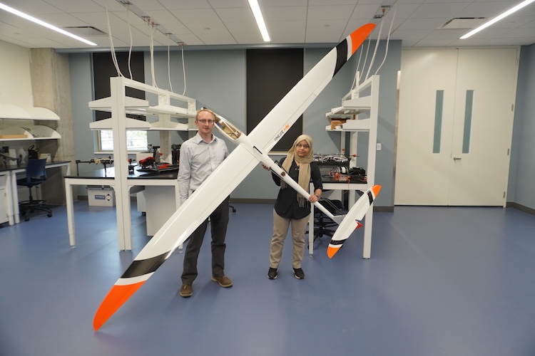 Fly Like a Bird: UTEP Engineers Seek to Translate the Mysteries of Bird Flight into Aircraft