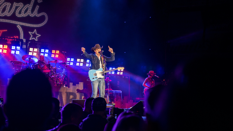 Country music artist Jon Pardi is the featured performer at Minerpalooza, The University of Texas at El Paso’s biggest annual celebration. Pardi will present a virtual performance that will air on the El Paso-Las Cruces CW, the local affiliate of the CW Network (Channel 7.2). 