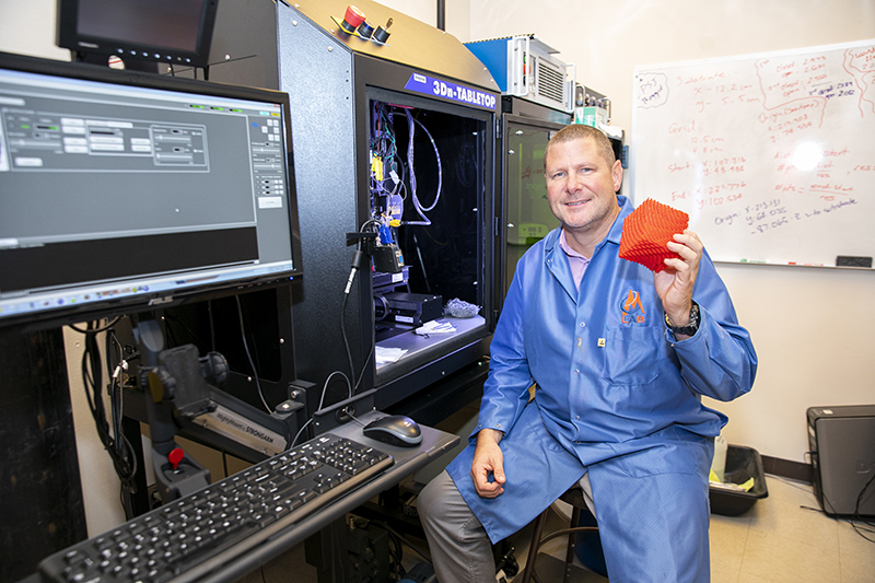 The Electrical and Computer Engineering Department at The University of Texas at El Paso’s College of Engineering has received a $100,000 grant from IERUS Technologies to develop numerical techniques that will be incorporated into a high-performance computing (HPC) platform suitable for simulating and optimizing advanced photonic devices. Leading the research is Raymond C. Rumpf, Ph.D., the Schellenger Professor in Electrical Research and director of UTEP’s EM Lab. Photo: Ivan Pierre Aguirre / UTEP Communications 