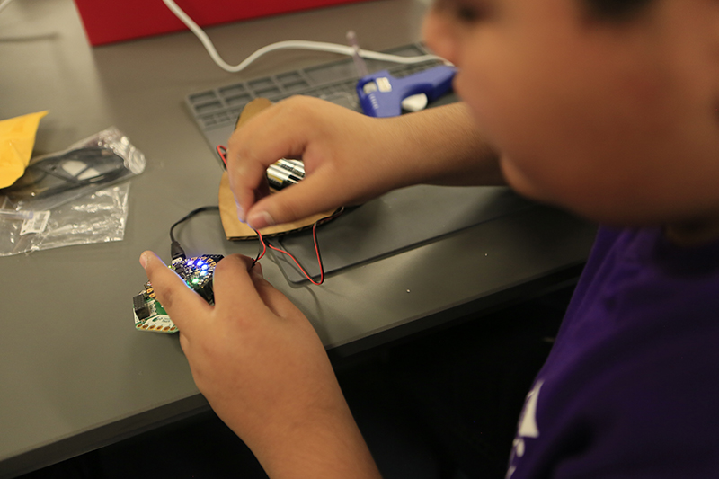 UTEP’s Academic Technologies hosted a Tech-E camp for students from migrant families in the GAIA Lab on the second floor of the Undergraduate Learning Center. The camp's aim was to introduce the students to aspects of science and engineering, hone their critical-thinking, problem-solving and communication skills, and make them more comfortable in a college setting. Photo: J.R. Hernandez / UTEP Communications 