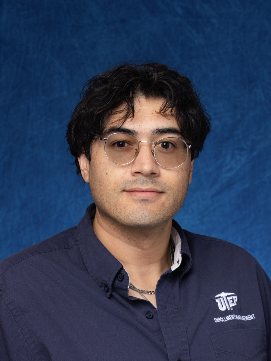 Portrait of Alan Arredondo