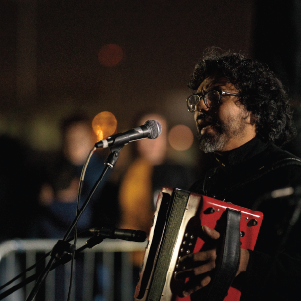 Rafael Lozano-Hemmer, Border Tuner / Sintonizador Fronterizo, Relational Architecture 23, 2019. Photo by: Mariana Yañez.