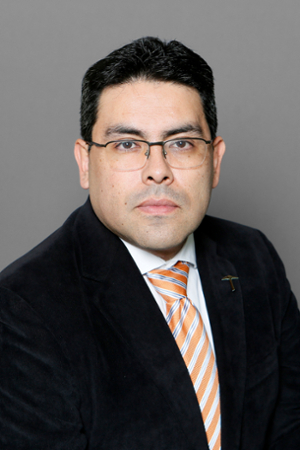 Dr. Dino Villagran