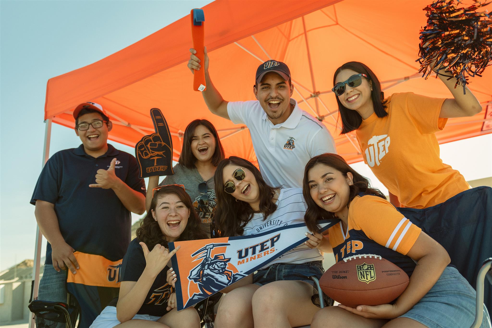 UTEP students in a group