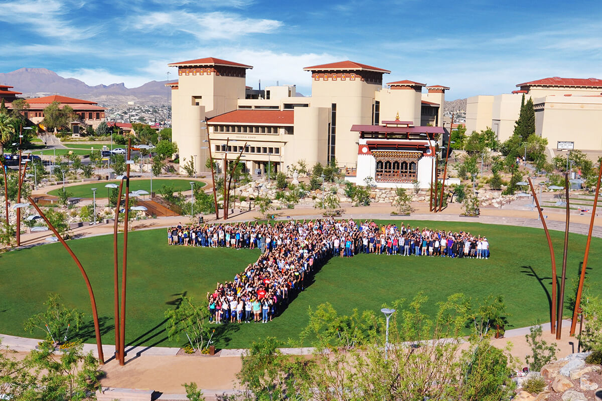 UTEP srudent forming the "pick up" at centenial plaza
